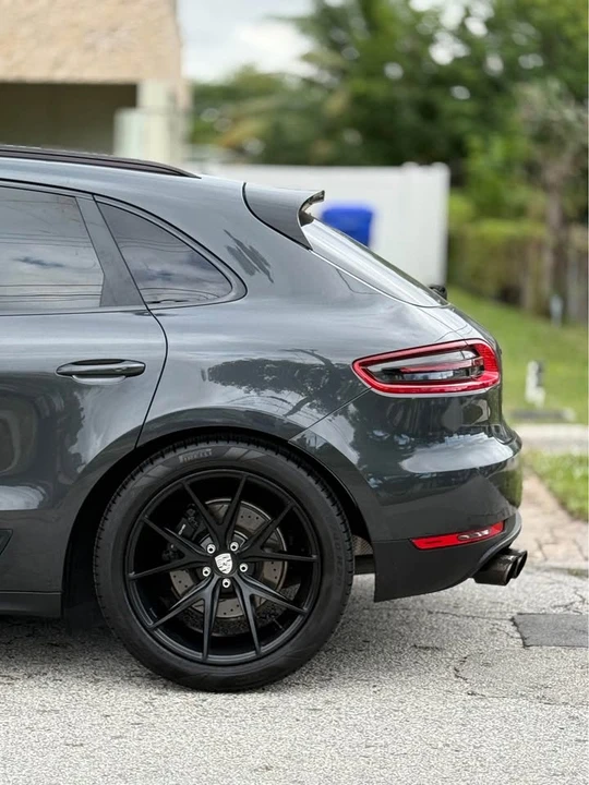 2018 Porsche Macan - Image 15 of 15