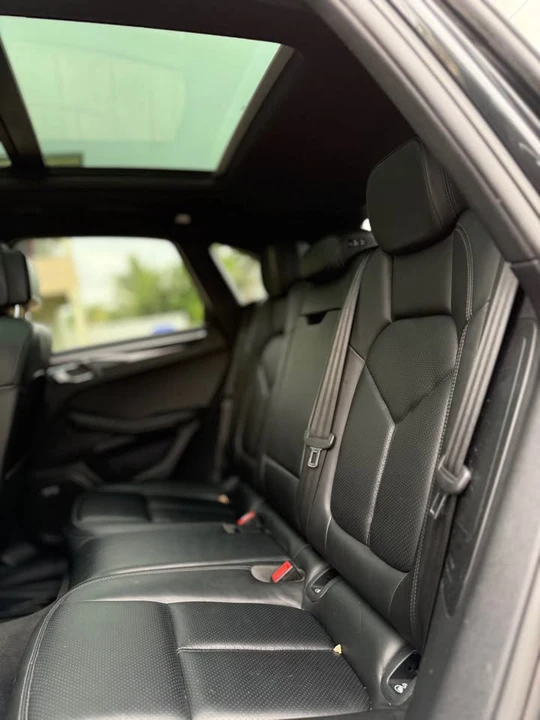2018 Porsche Macan - Image 9 of 15