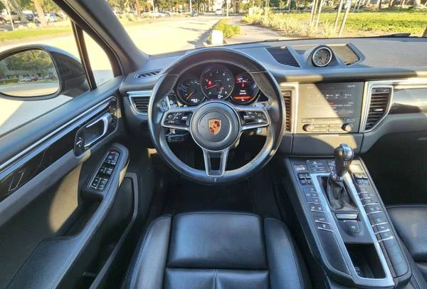 2018 Porsche Macan - Image 15 of 21