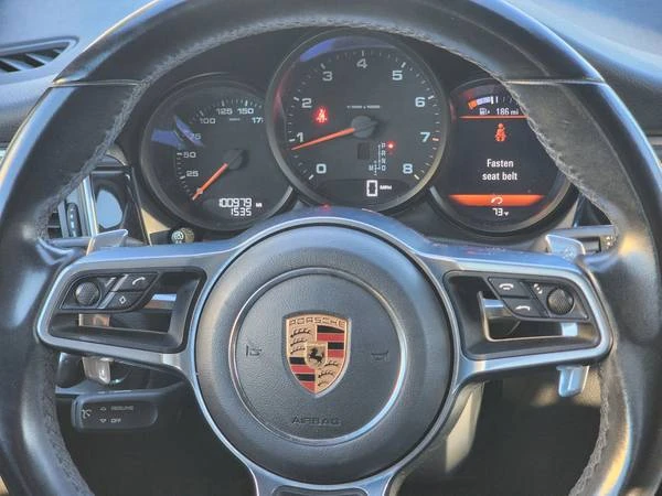 2018 Porsche Macan - Image 16 of 21