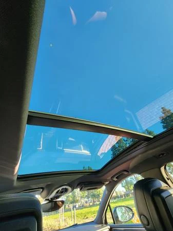 2018 Porsche Macan - Image 19 of 21