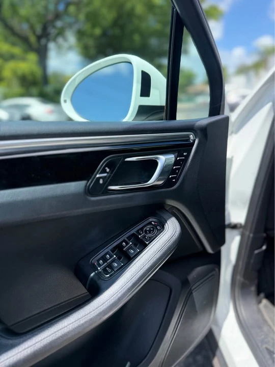 2018 Porsche Macan - Image 13 of 13