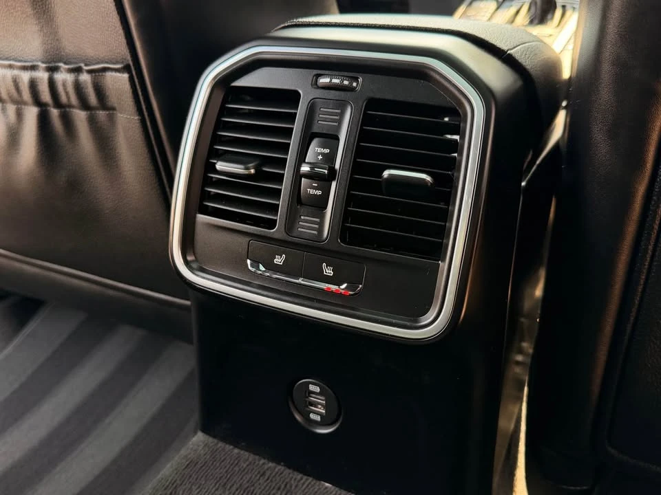 2018 Porsche Macan - Image 12 of 20