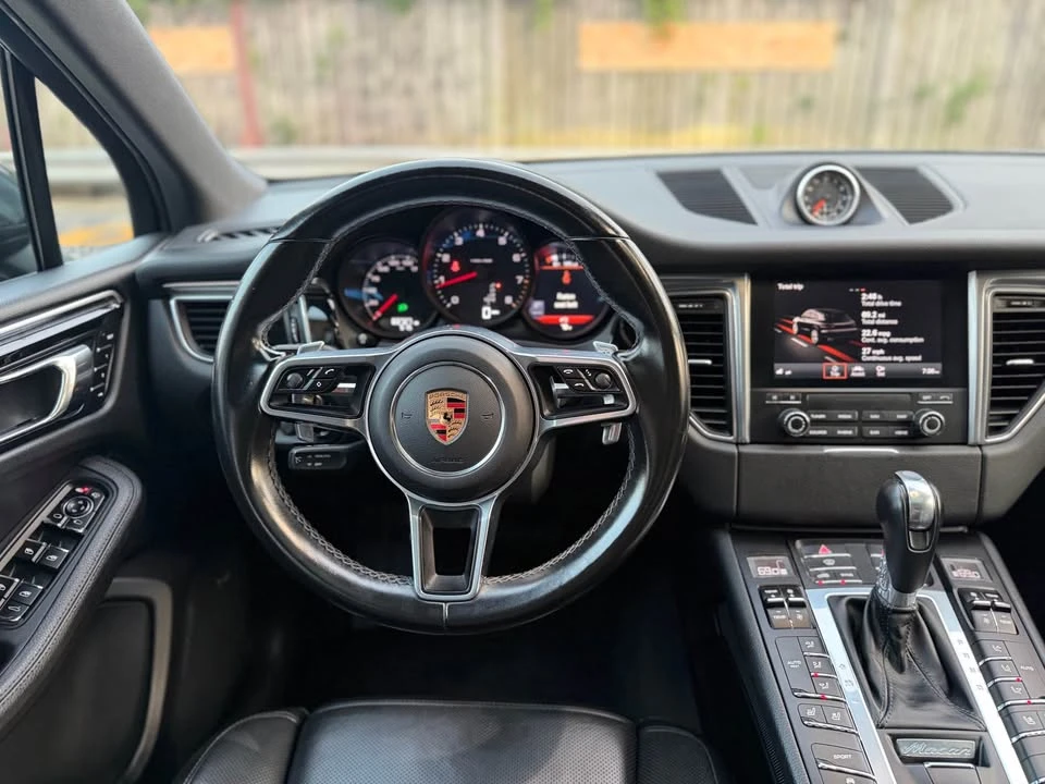 2018 Porsche Macan - Image 8 of 17