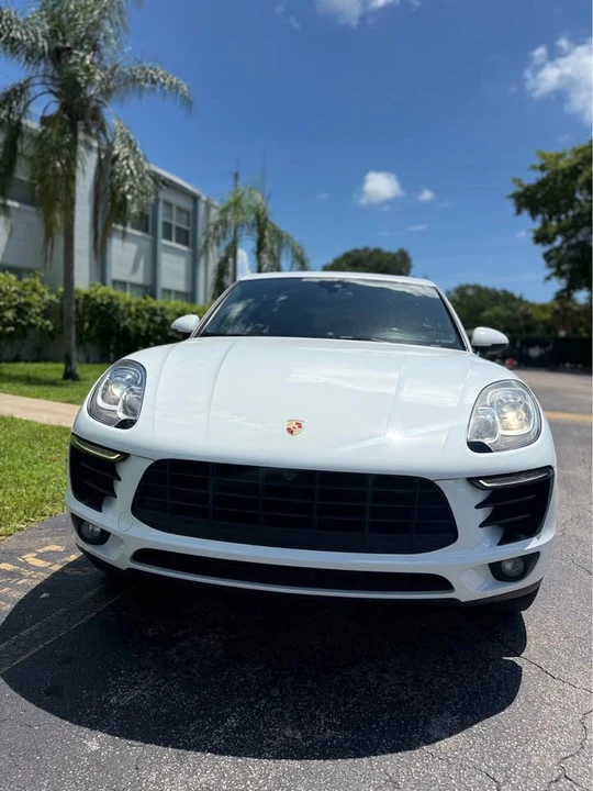 2018 Porsche Macan - Image 2 of 13
