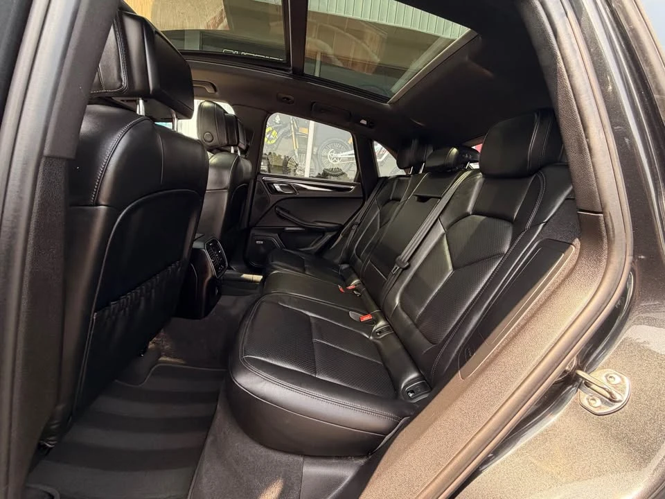 2018 Porsche Macan - Image 9 of 20