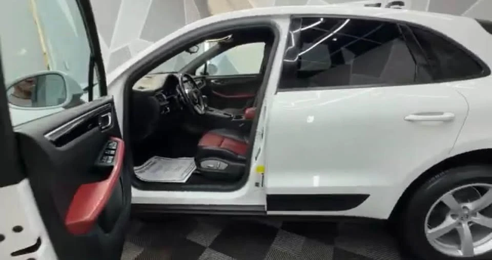 2018 Porsche Macan - Image 4 of 6