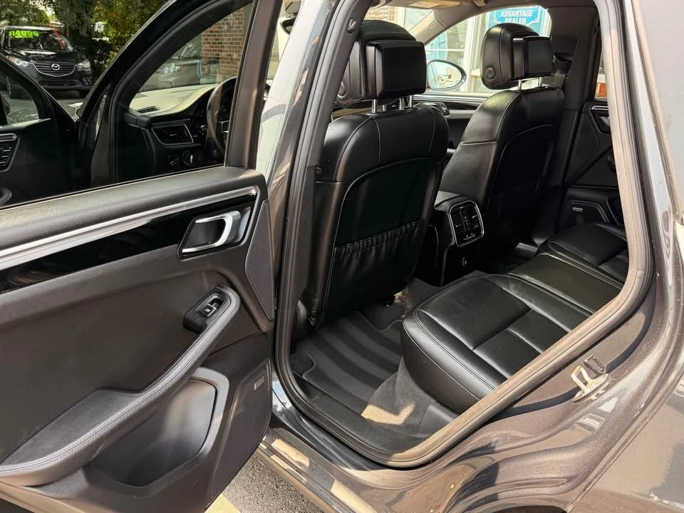 2018 Porsche Macan - Image 8 of 20