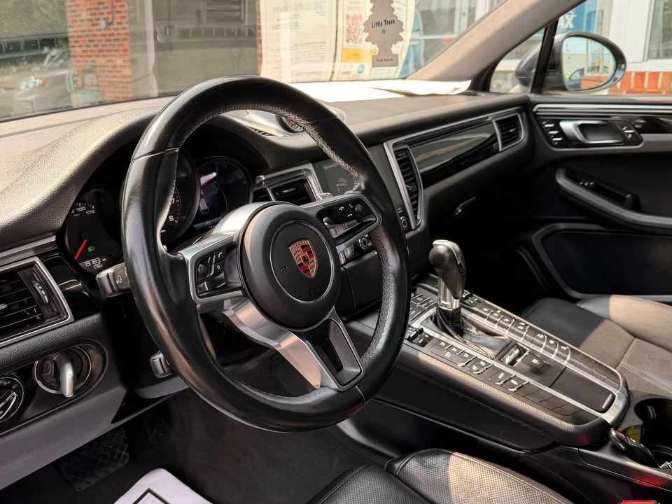 2018 Porsche Macan - Image 6 of 20