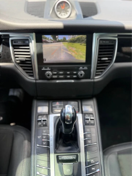 2018 Porsche Macan - Image 8 of 13