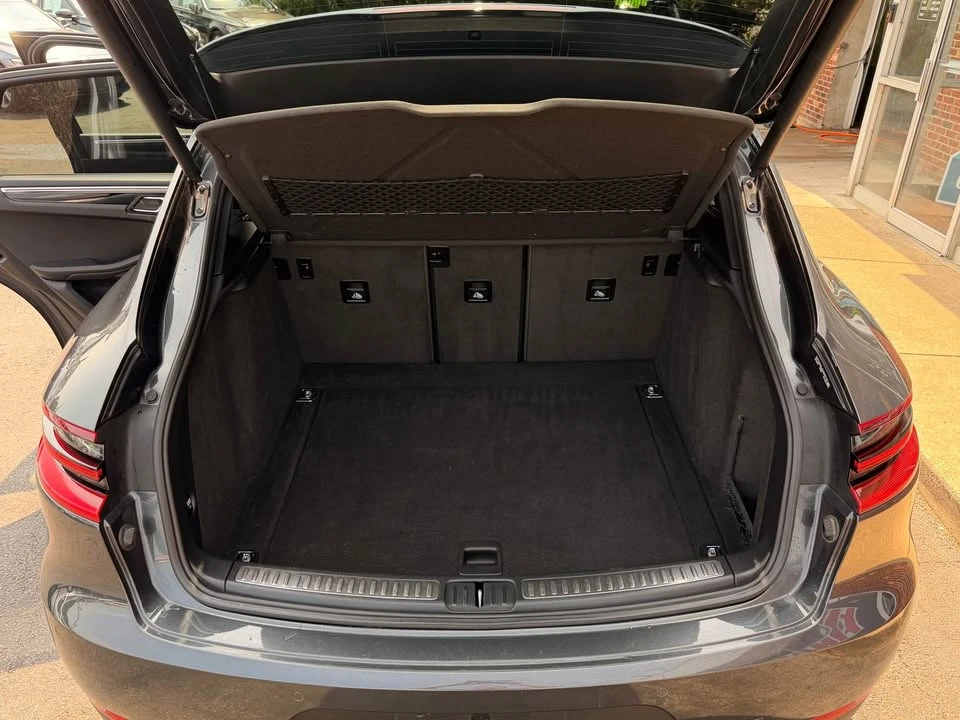 2018 Porsche Macan - Image 10 of 20