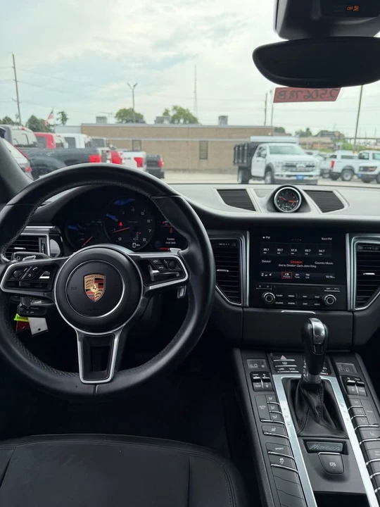 2018 Porsche Macan - Image 8 of 12