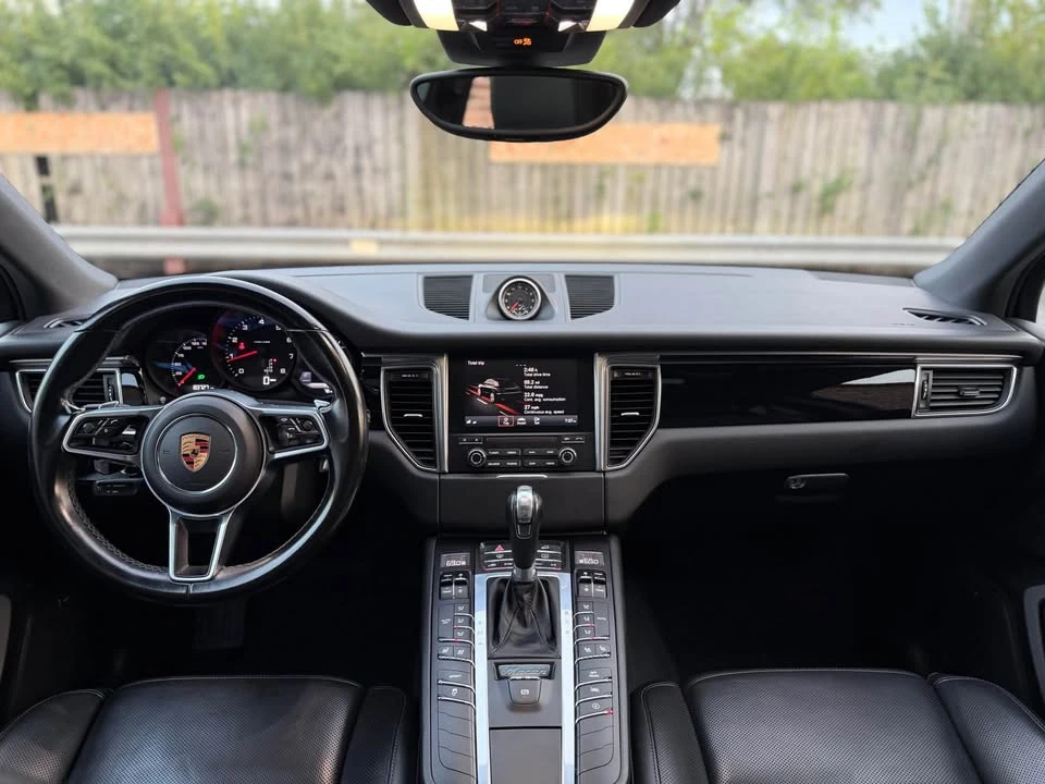 2018 Porsche Macan - Image 11 of 17