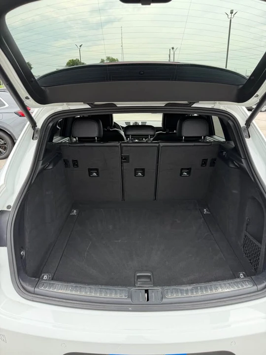 2018 Porsche Macan - Image 6 of 12