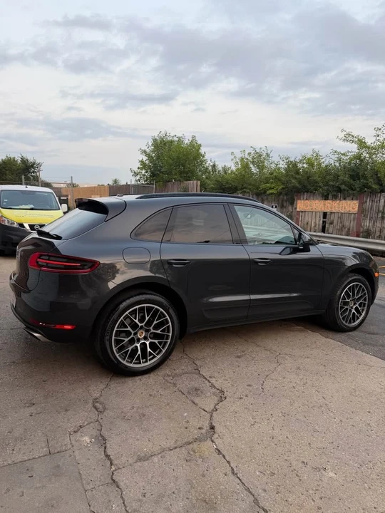 2018 Porsche Macan - Image 5 of 18