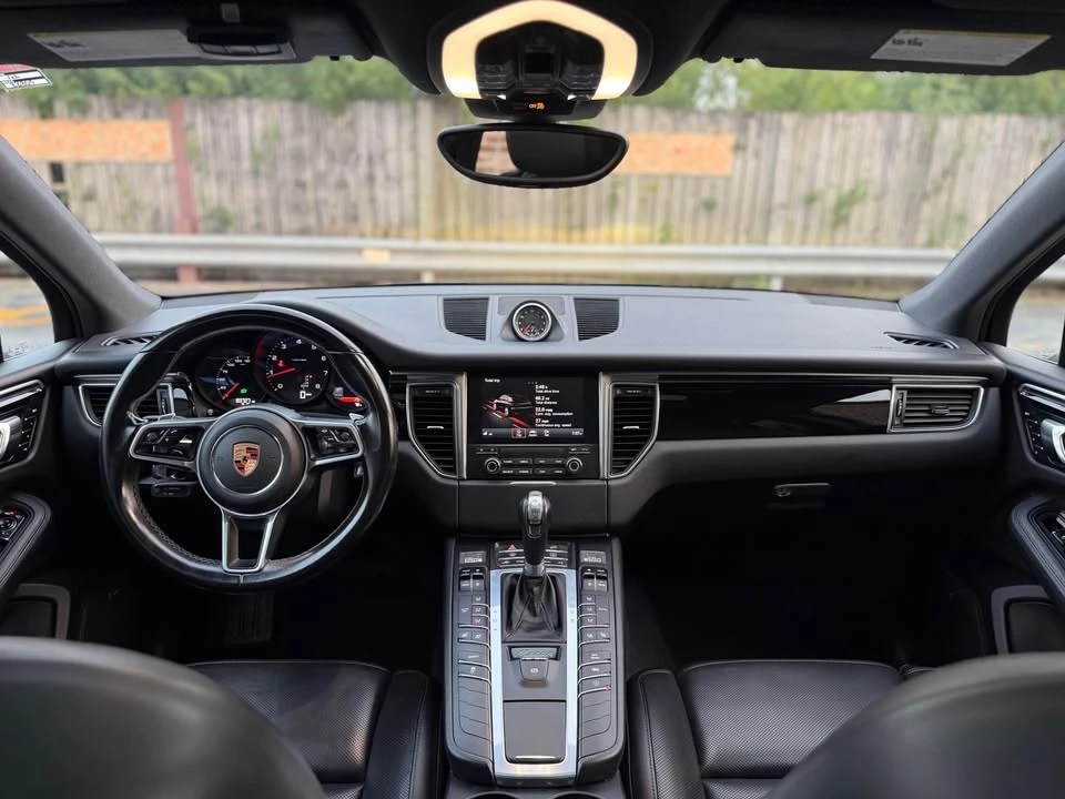 2018 Porsche Macan - Image 13 of 18