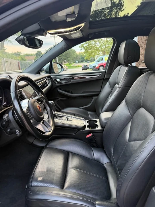 2018 Porsche Macan - Image 11 of 18
