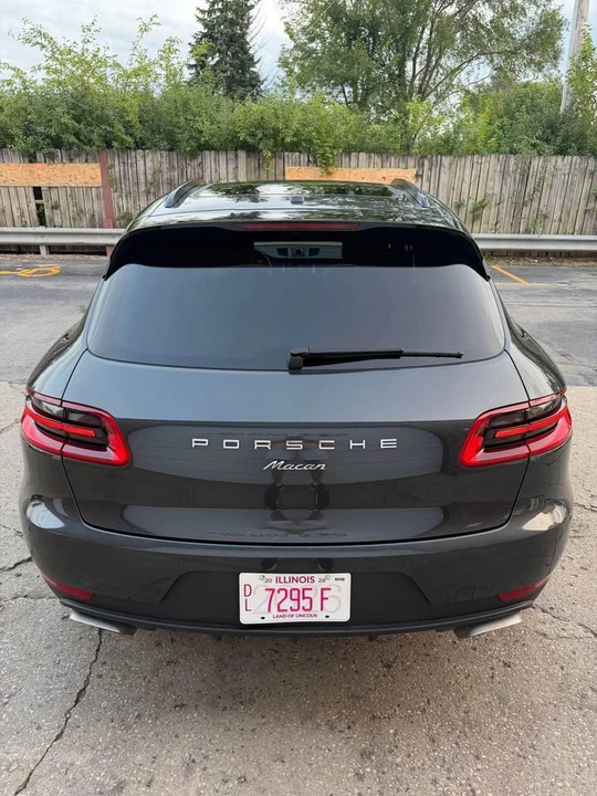 2018 Porsche Macan - Image 8 of 18