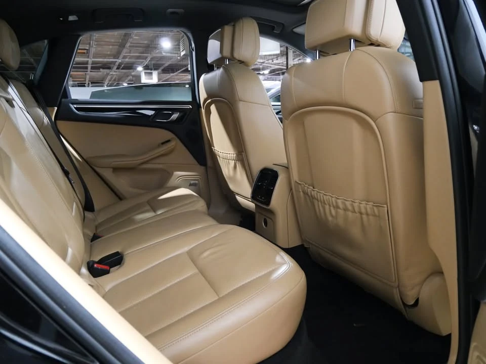 2018 Porsche Macan - Image 10 of 20