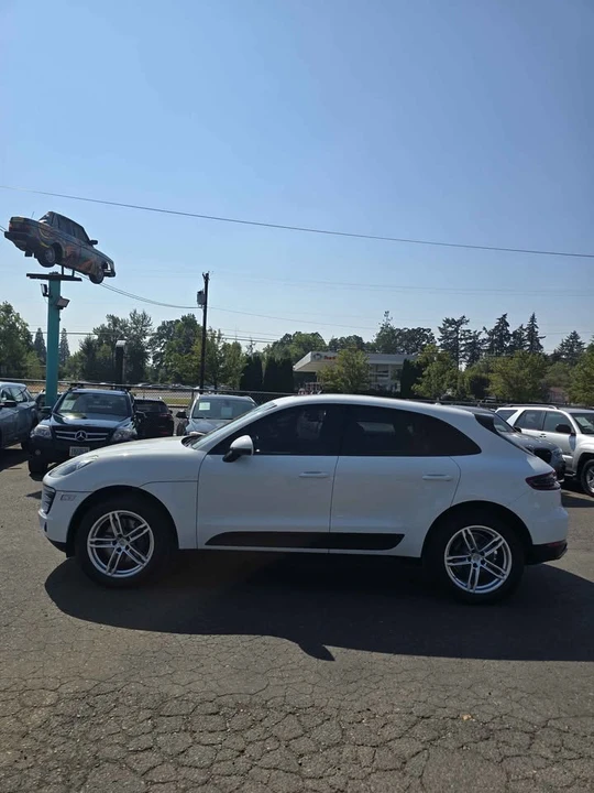 2018 Porsche Macan - Image 2 of 17