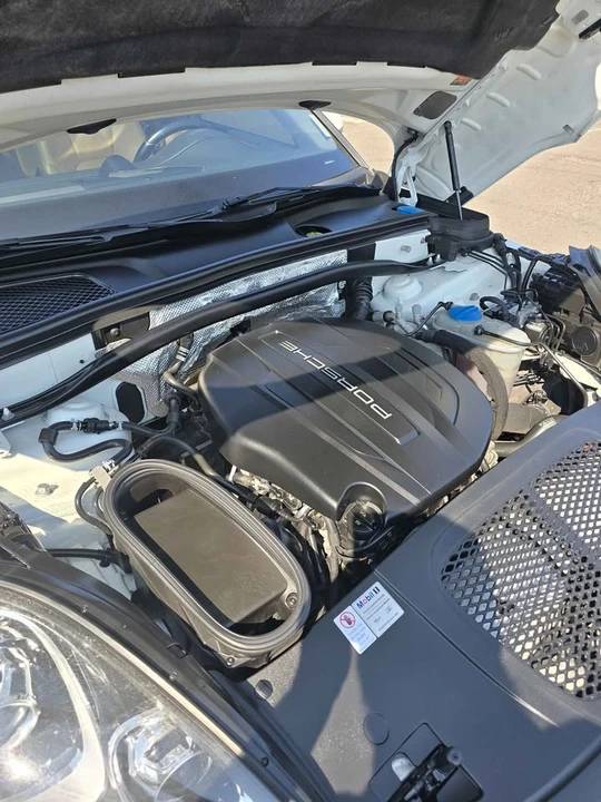 2018 Porsche Macan - Image 17 of 17