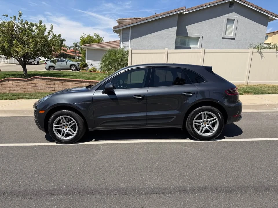 2018 Porsche Macan - Image 2 of 13