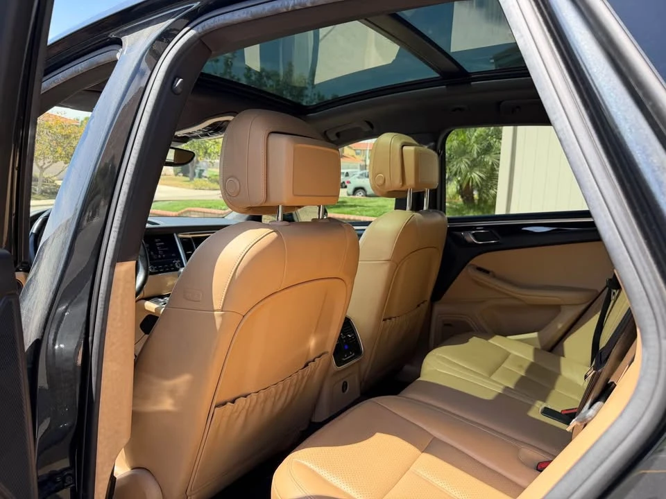 2018 Porsche Macan - Image 9 of 13