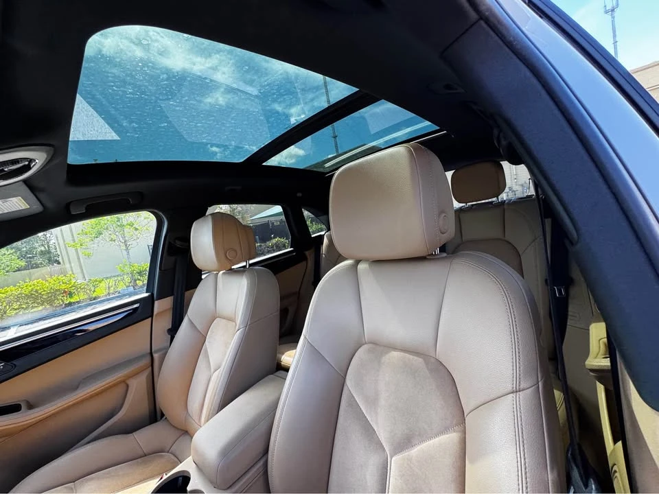2018 Porsche Macan - Image 11 of 13