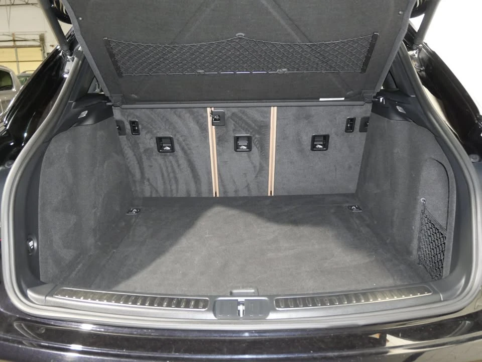 2018 Porsche Macan - Image 18 of 20