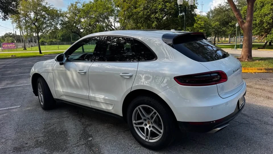 2018 Porsche Macan - Image 7 of 16