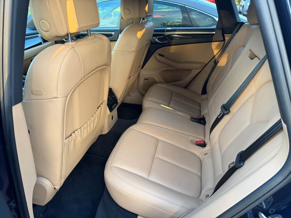 2018 Porsche Macan - Image 9 of 15