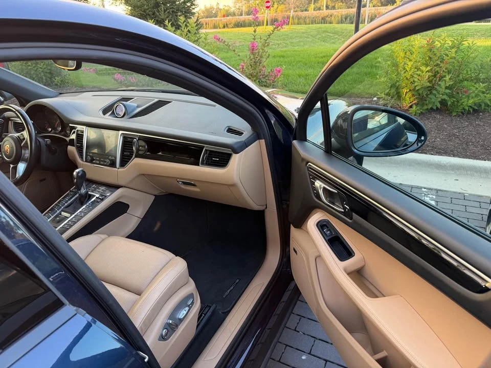 2018 Porsche Macan - Image 10 of 15
