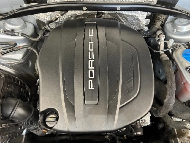 2018 Porsche Macan - Image 15 of 15