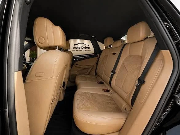 2018 Porsche Macan - Image 8 of 13