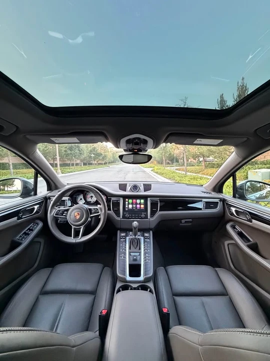 2018 Porsche Macan - Image 13 of 19