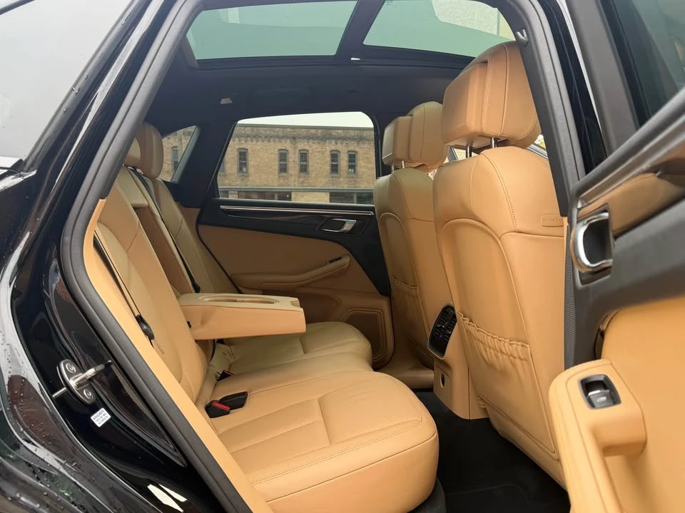 2018 Porsche Macan - Image 14 of 20