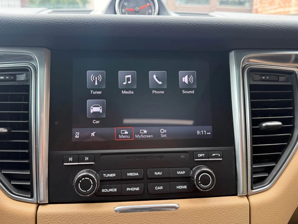 2018 Porsche Macan - Image 16 of 20