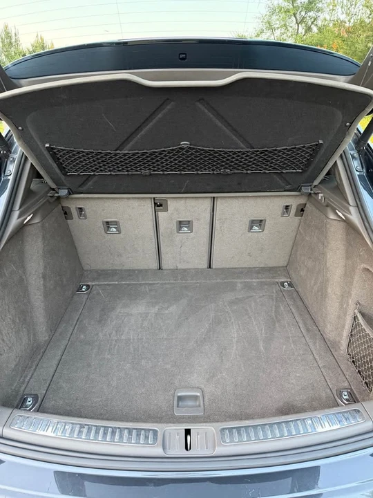 2018 Porsche Macan - Image 18 of 19
