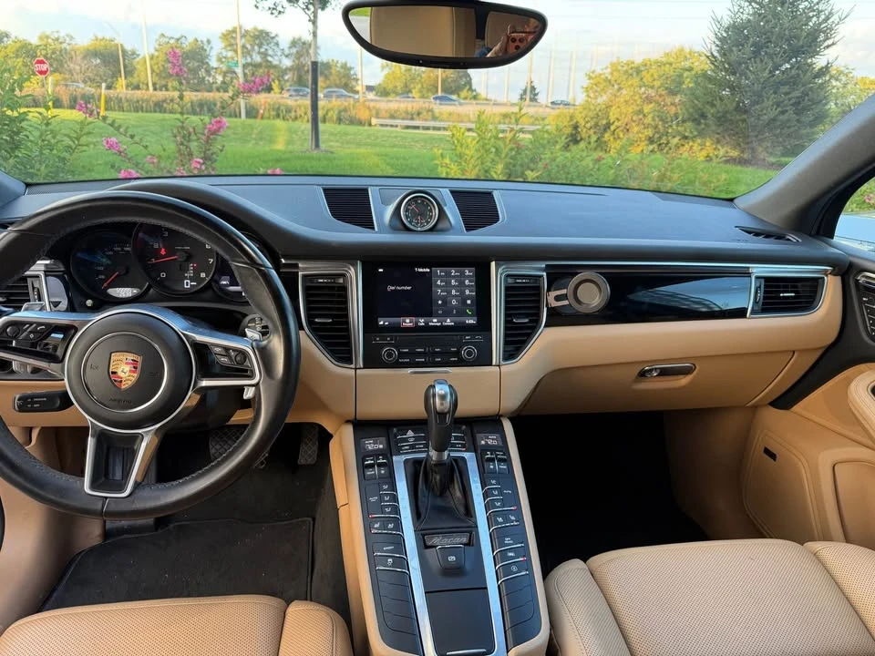 2018 Porsche Macan - Image 11 of 15