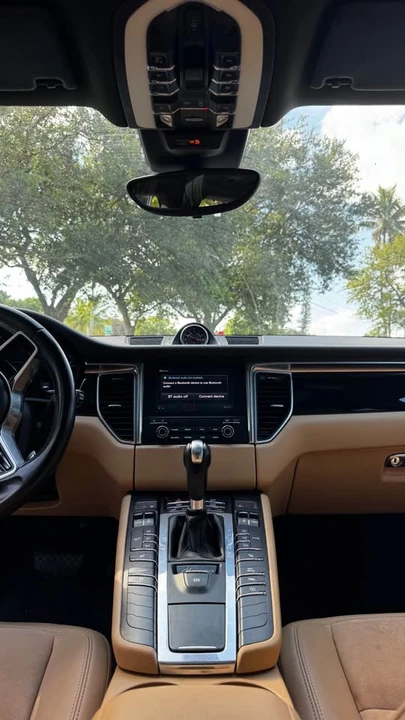 2018 Porsche Macan - Image 11 of 16