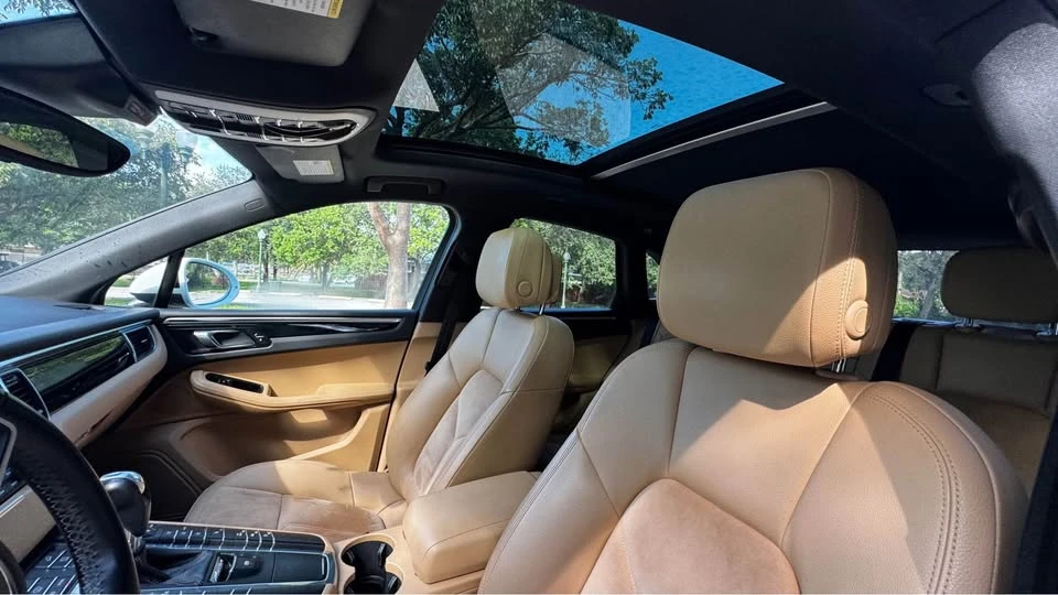 2018 Porsche Macan - Image 14 of 16