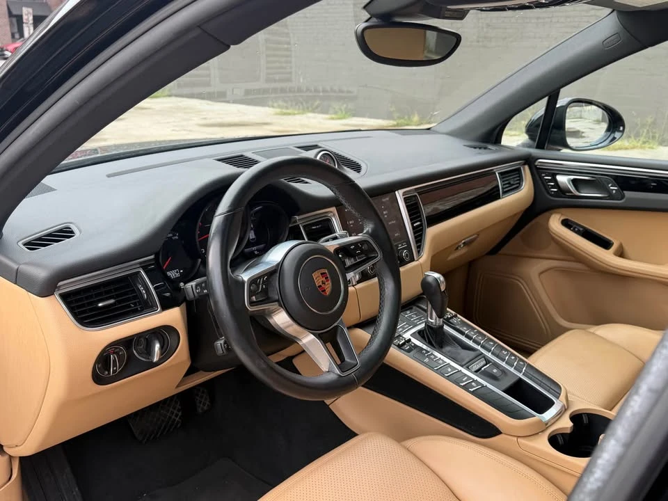2018 Porsche Macan - Image 10 of 20