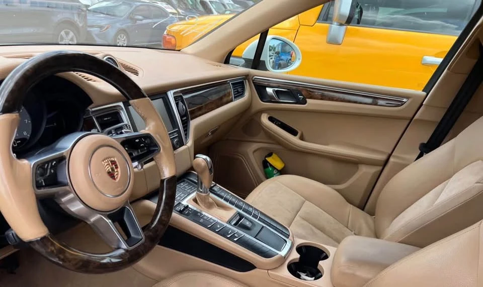 2018 Porsche Macan - Image 2 of 6