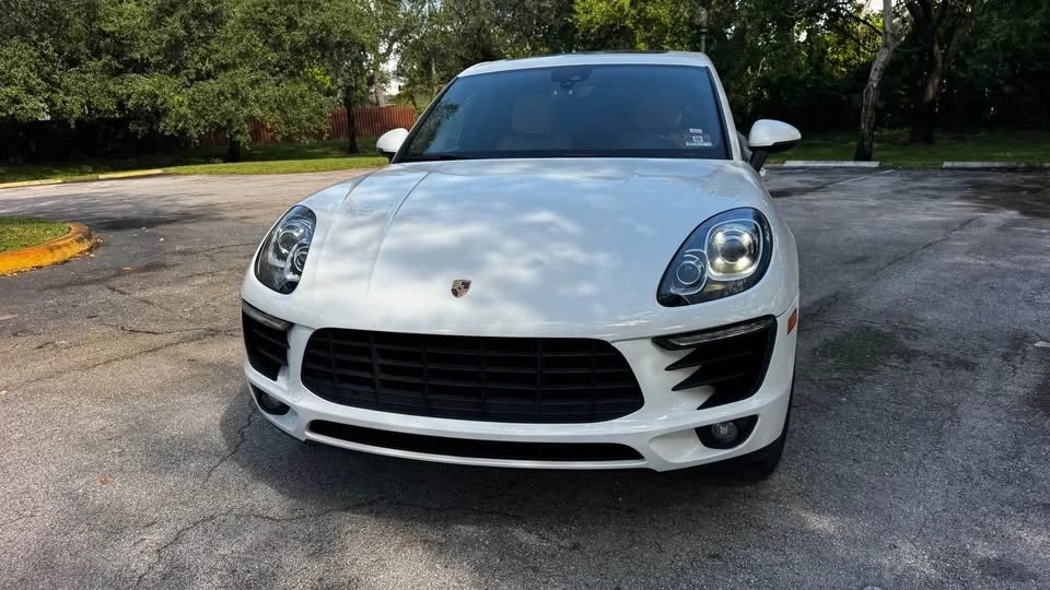 2018 Porsche Macan - Image 2 of 16