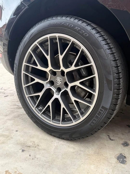 2018 Porsche Macan - Image 19 of 20