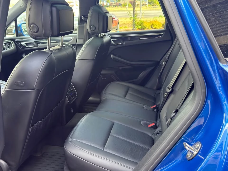 2018 Porsche Macan - Image 10 of 20