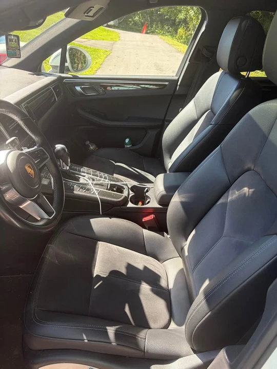 2018 Porsche Macan - Image 11 of 14
