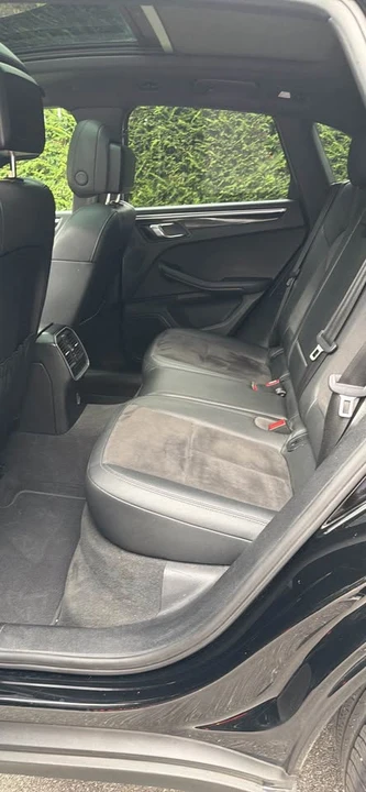 2018 Porsche Macan - Image 16 of 20