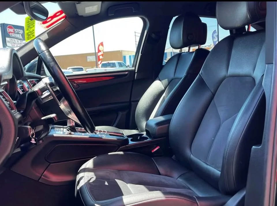 2018 Porsche Macan - Image 12 of 14