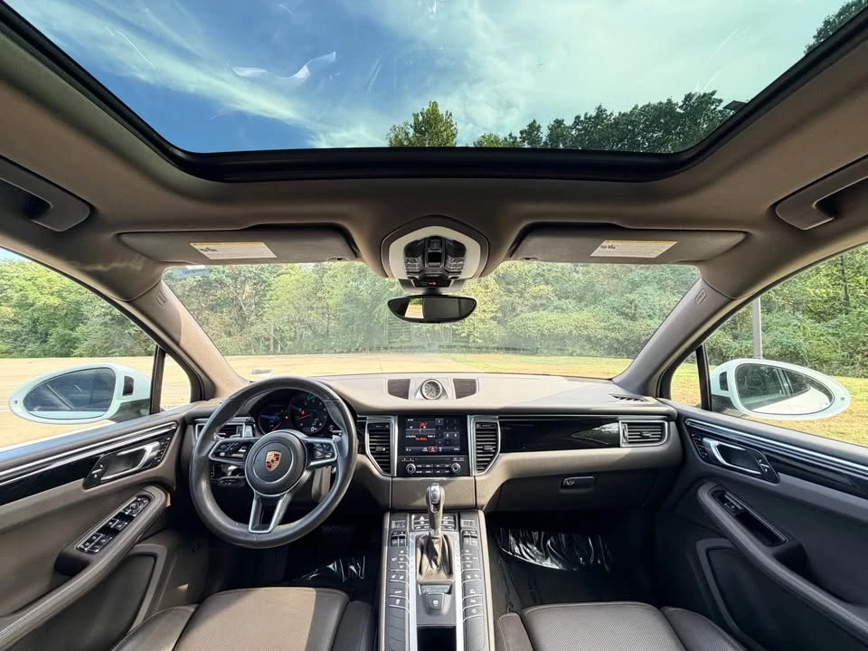 2018 Porsche Macan - Image 13 of 20